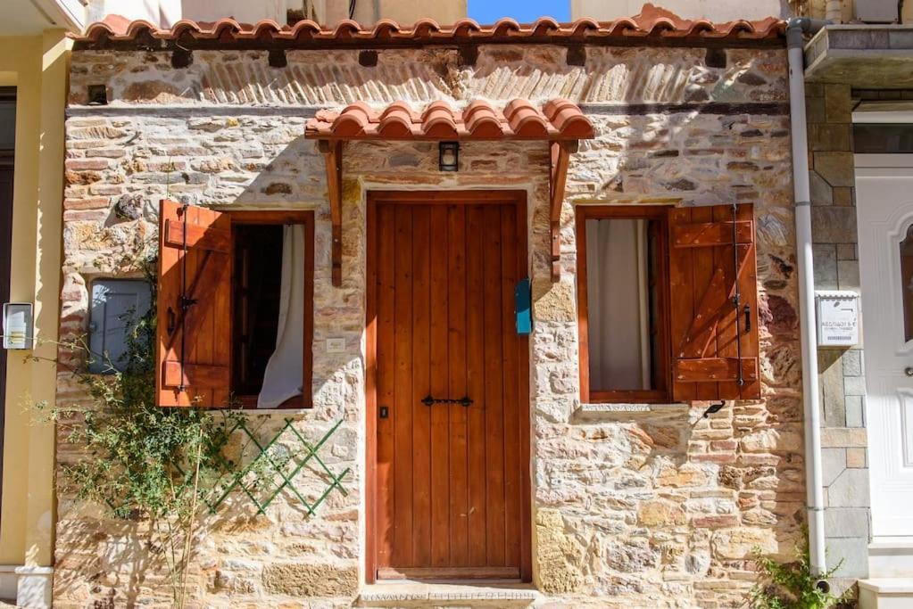 Ferienwohnung Lavrio Stone House 5 Min From The Centre/Port Exterior foto
